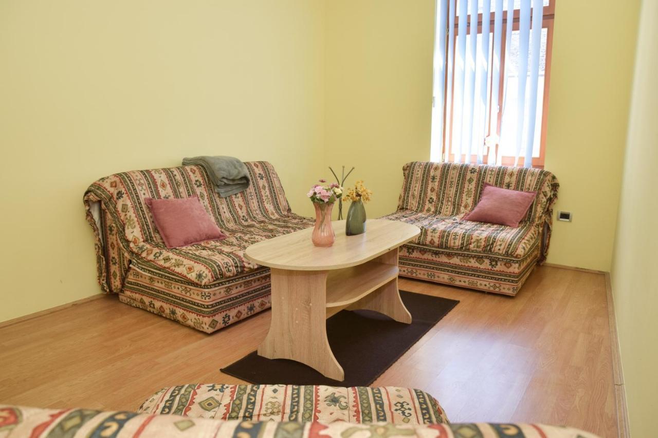 Apartman Vinkov'S Center Яйце Экстерьер фото